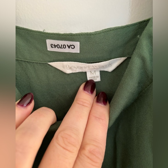 Green ruffled dress - Picture 3 of 3